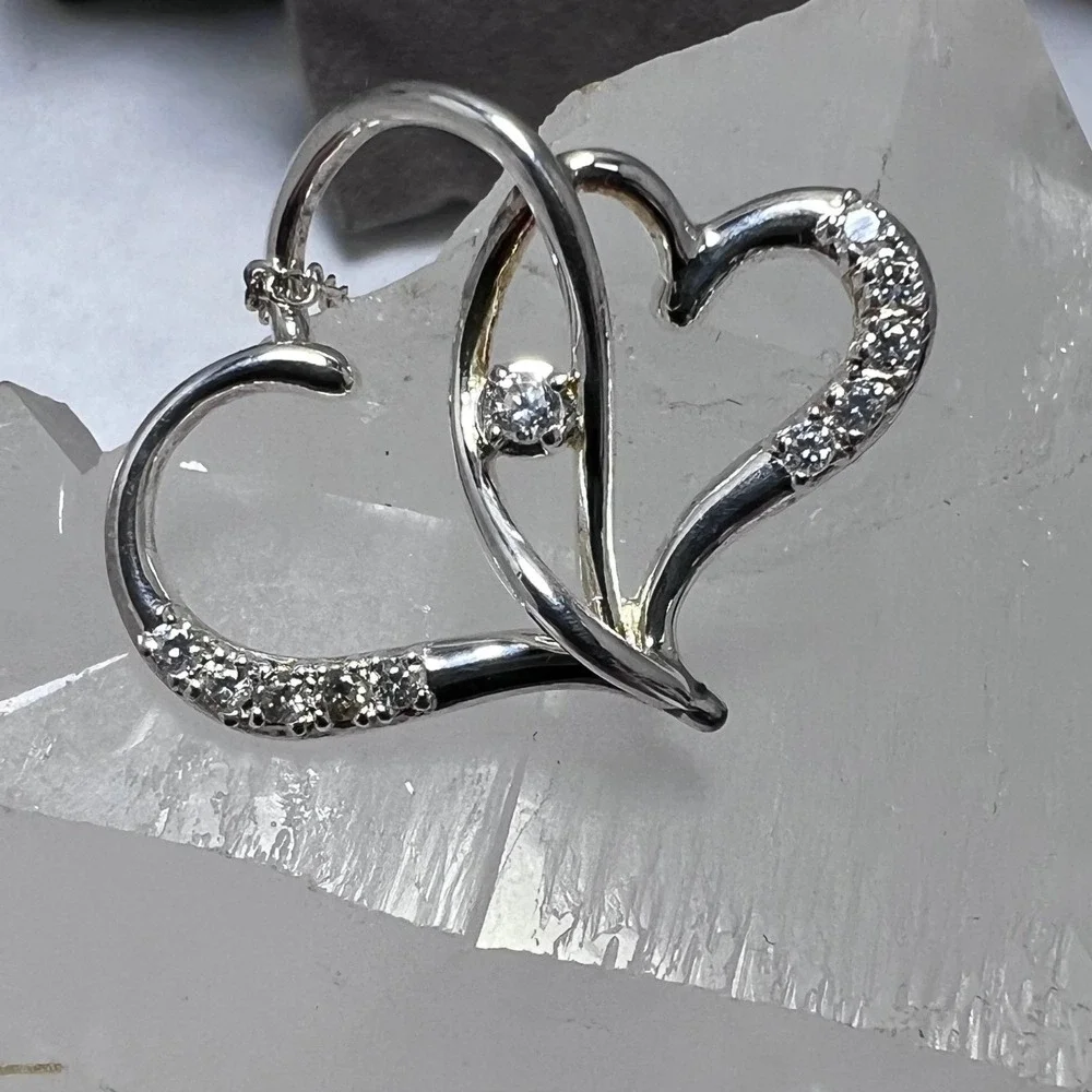 Avon Sterling Silver Intertwined Hearts Necklace Clear Stone Accents 925 Boxed
